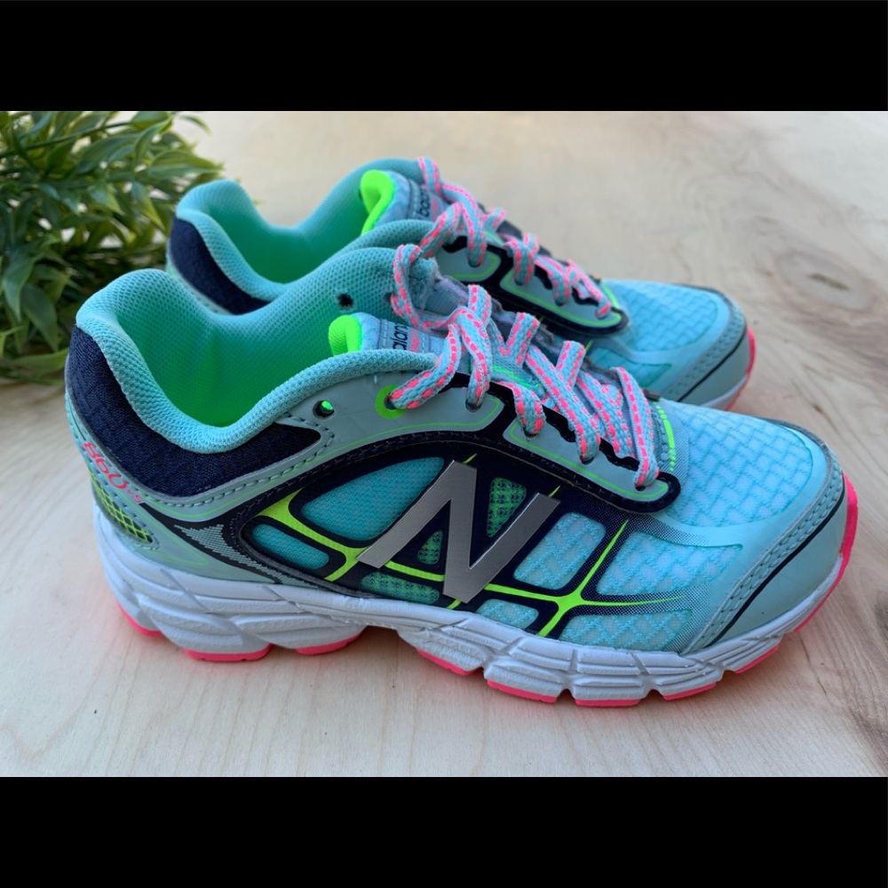 New balance girls sneakers 👟 NEW